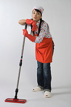照顧嬰兒月嫂多少錢？了解月嫂服務的價格與價值