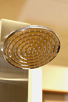 在北京的保姆多少錢？全面解析北京保姆價格及選擇建議