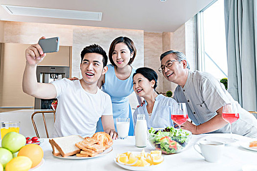上海保姆帶孩子多少錢？了解上海育兒服務(wù)的費(fèi)用與選擇