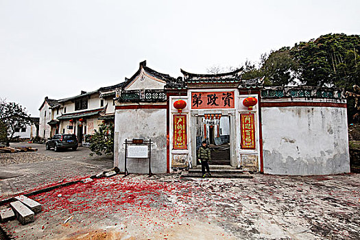 早教師多少錢一個月？揭秘早教師行業的薪資現狀與發展前景
