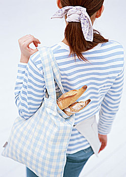 8小時保姆價格是多少？如何選擇適合您的保姆服務？