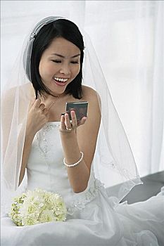 月嫂工資大揭秘：你知道現在月嫂的工資是多少嗎？