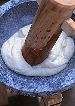 保姆工資漲多少：如何讓家政行業(yè)煥發(fā)新光彩