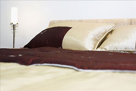 上海月嫂費用揭秘：月嫂一個月到底要多少錢？