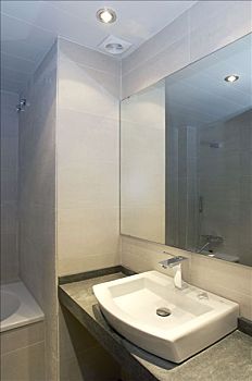 家政服務(wù)小時(shí)工多少錢(qián)？讓你省心又省錢(qián)的家政服務(wù)選擇
