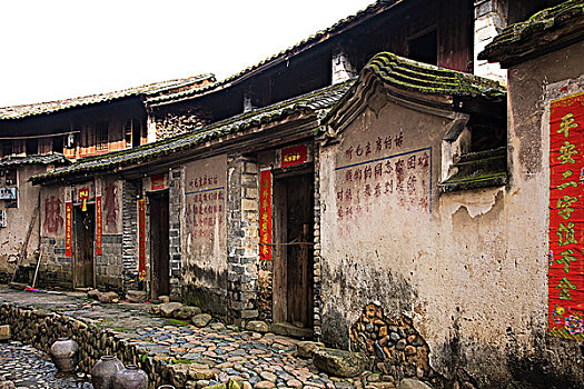 現(xiàn)成七人拼團(tuán)APP開發(fā)多少錢？打造您的獨(dú)特拼團(tuán)平臺(tái)，輕松實(shí)現(xiàn)財(cái)富增值！