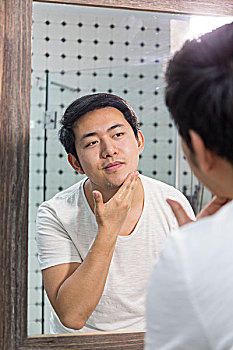 深圳高級月嫂工資多少？揭秘月嫂行業的高薪背后