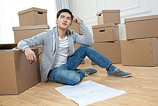 照顧老人全職保姆多少錢？如何選擇合適的全職照護(hù)服務(wù)？