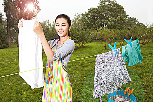 廈門家政護(hù)理工要多少？如何選擇合適的家政護(hù)理服務(wù)