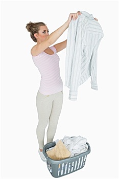上海找個(gè)護(hù)工多少錢？如何選擇適合您的護(hù)工服務(wù)