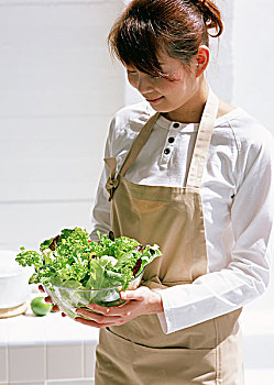 月嫂服務(wù)在上海：選擇合適的月嫂，給寶寶和媽媽最貼心的照顧