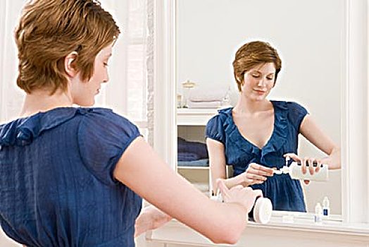 中山保姆服務(wù)：如何選擇合適的保姆及其費(fèi)用解析