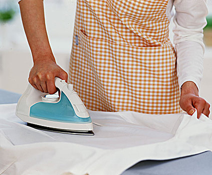 深圳雇保姆多少錢？全面解析保姆服務費用