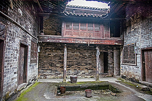 蘇州家政保姆一般多少錢？揭開家政行業(yè)的價(jià)格秘密！