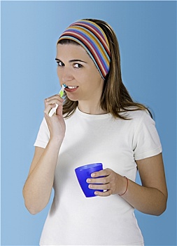雇個保姆照顧老人多少錢？選擇適合的老人看護服務(wù)，給家人最好的關(guān)懷