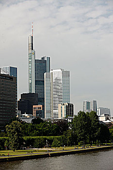 北京保姆費現在多少錢？揭秘2025年北京保姆市場的價格與趨勢