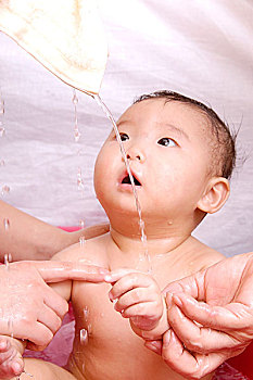杭州保姆多少錢？如何選擇合適的保姆服務？