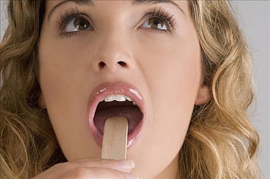 老人保姆多少錢？了解家政服務(wù)的費(fèi)用與價(jià)值