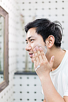 成都市保姆工資多少錢？揭秘行業(yè)薪資與就業(yè)機會