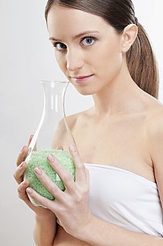 廣東保姆工資多少？揭秘廣東保姆薪資行情與趨勢(shì)