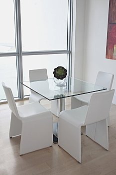 陽泉看孩子保姆多少錢？為您解答家政服務費用的背后秘密