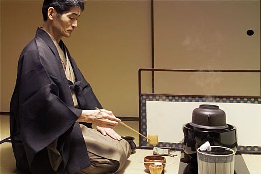 南京請(qǐng)一個(gè)月嫂多少錢(qián)？全面解析月嫂服務(wù)的費(fèi)用與選擇