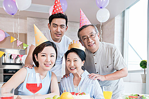請個住家保姆多少錢？揭秘家庭幫手的背后成本與價值