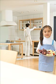 上海住家保姆的工資多少？如何選擇合適的住家保姆？