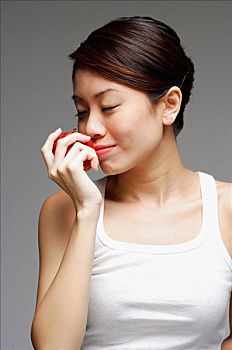 鄭州請保姆一月多少錢？了解鄭州保姆服務(wù)市場價格