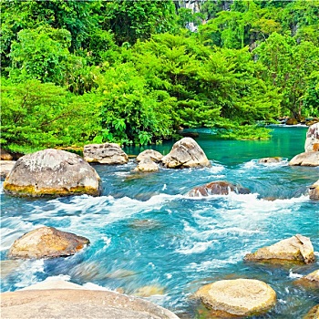 上海月嫂一年能掙多少錢？了解上海月嫂的收入潛力和行業前景