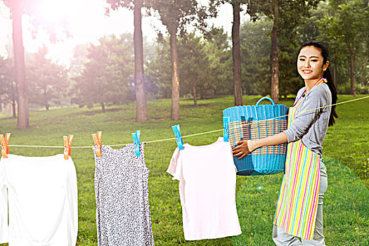 孩子育兒嫂一個月多少錢？揭秘優質育兒嫂服務背后的價值