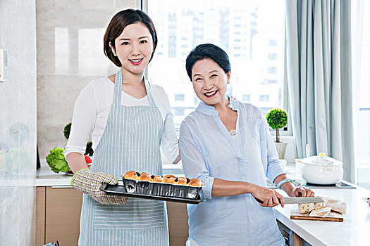 育嬰師多少錢？揭秘專業(yè)育嬰師的價(jià)值與收費(fèi)標(biāo)準(zhǔn)