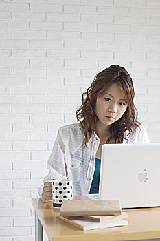 燕郊一個(gè)月多少錢呢？揭秘燕郊的生活成本與潛力