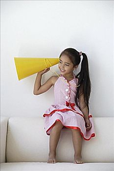 做家務(wù)保姆多少錢？了解家庭保潔服務(wù)費用，助你輕松選擇合適的家務(wù)保姆