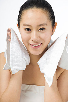 鐘點(diǎn)工多少錢一小時？揭秘你的生活“幫手”背后的真實(shí)價格