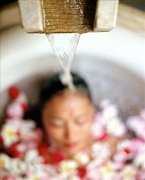 德惠市學(xué)月嫂多少錢？選擇合適的月嫂培訓(xùn)機(jī)構(gòu)，助你輕松走向職業(yè)巔峰！
