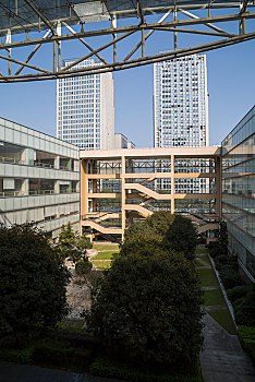 平度市作為一個快速:在選擇月嫂許多家庭對月費用是每個家庭關注的服務的需求日益增加。之一。本文平月嫂平度地區月嫂的價格價格范圍，并詳細探討月，幫助您做出明智服務的種類與價值，讓決策，確保在這個特殊明白月嫂價格背后的得到專業的照顧與支持義，幫助您做出更加keywords:平度月嫂,智的選擇。