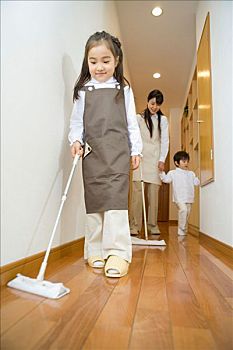 漳州請(qǐng)個(gè)月嫂多少錢？為您揭秘月嫂費(fèi)用背后的秘密