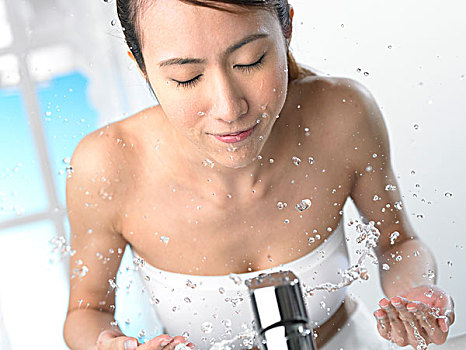 電影《急先鋒》投入多少錢？揭秘幕后投資的秘密