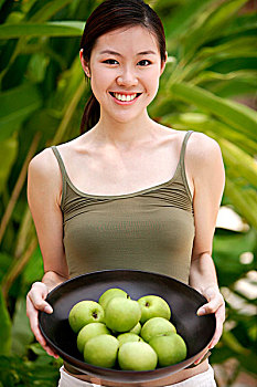 成都請阿姨多少錢？揭秘家庭服務(wù)行業(yè)價(jià)格與選擇技巧