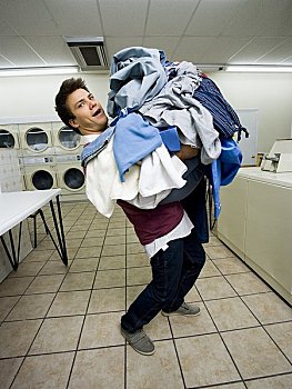 保姆住家多少錢？了解雇傭住家保姆的費用與選擇