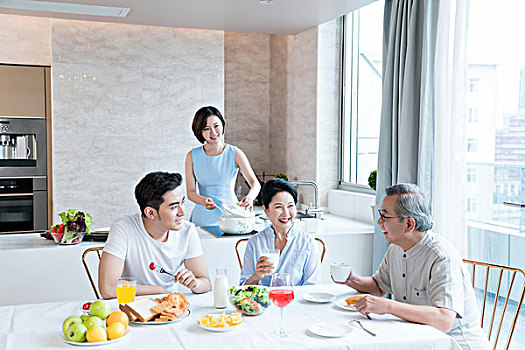 濟(jì)南全天保姆多少錢(qián)？家庭服務(wù)費(fèi)用全解析！