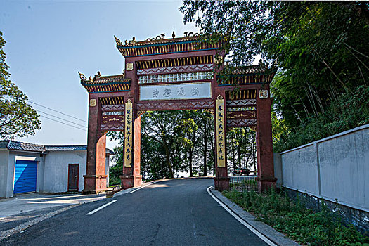 醫院月嫂一天多少錢？了解醫院月嫂的收費標準與服務內容