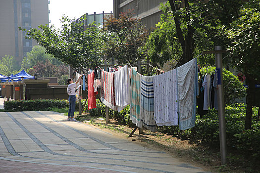北京小孩保姆多少錢？解析北京家庭雇傭保姆的市場現狀與費用