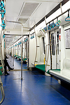 濟(jì)南保姆價(jià)格大概多少錢(qián)？揭開(kāi)濟(jì)南家政市場(chǎng)的價(jià)格秘密