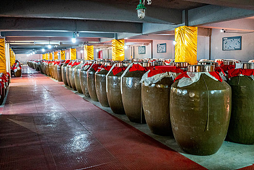 住家育嬰師月薪多少？揭開行業(yè)背后的財富真相