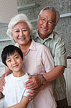 月嫂白班一個月多少錢？如何選擇合適的月嫂服務？