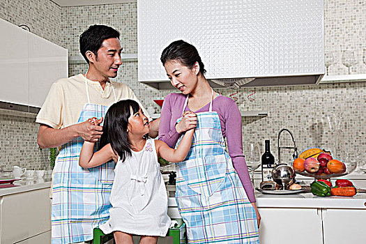 廈門育兒嫂多少錢半天？給你全方位的育兒嫂服務揭秘！