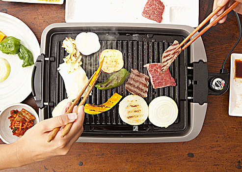 廣東醫(yī)院護(hù)工多少錢一天？你值得了解的行業(yè)內(nèi)幕