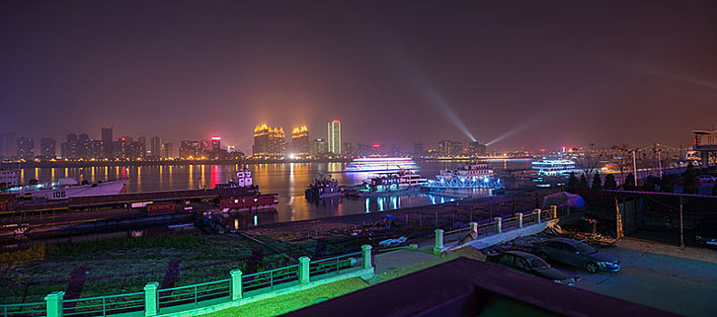 家庭保潔阿姨工資多少？揭秘行業收入與職業前景